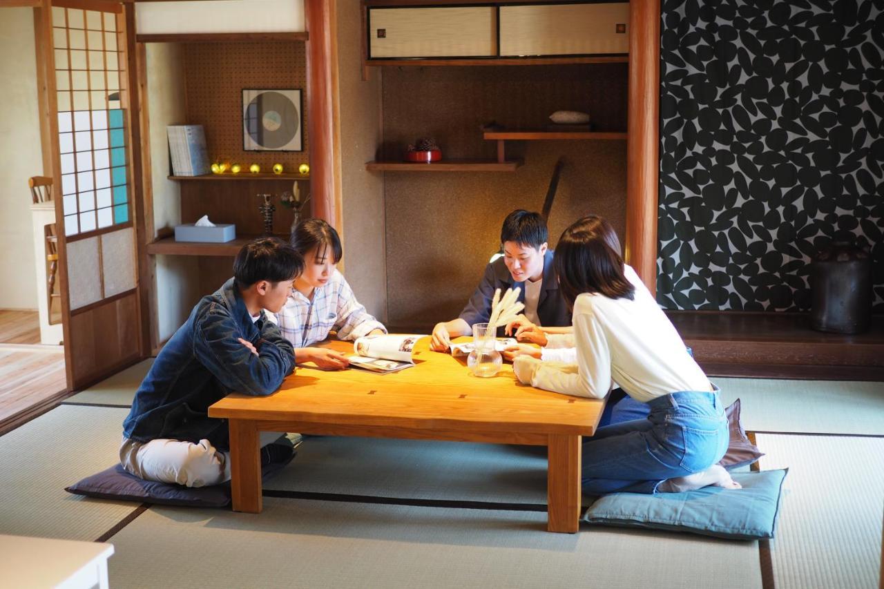 岡邸 Apartment Tonosho  Bagian luar foto