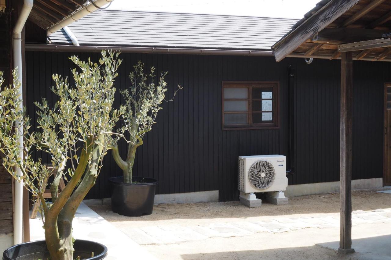 岡邸 Apartment Tonosho  Bagian luar foto