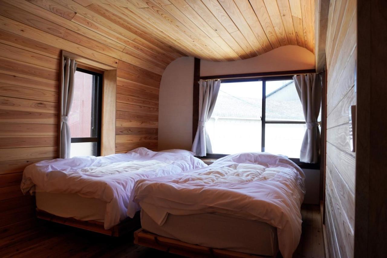 岡邸 Apartment Tonosho  Bagian luar foto